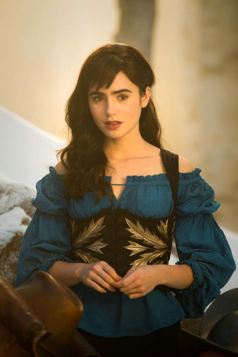 Lily Collins as Lily Jane Collins-第1章-图片2