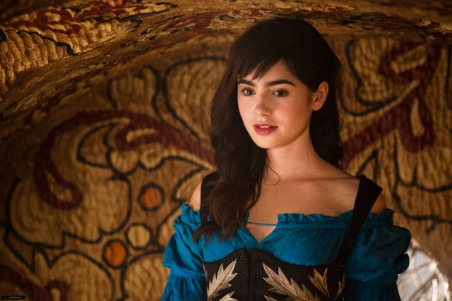 Lily Collins as Lily Jane Collins-第1章-图片5