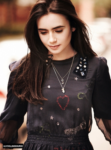 Lily Collins as Lily Jane Collins-第1章-图片9