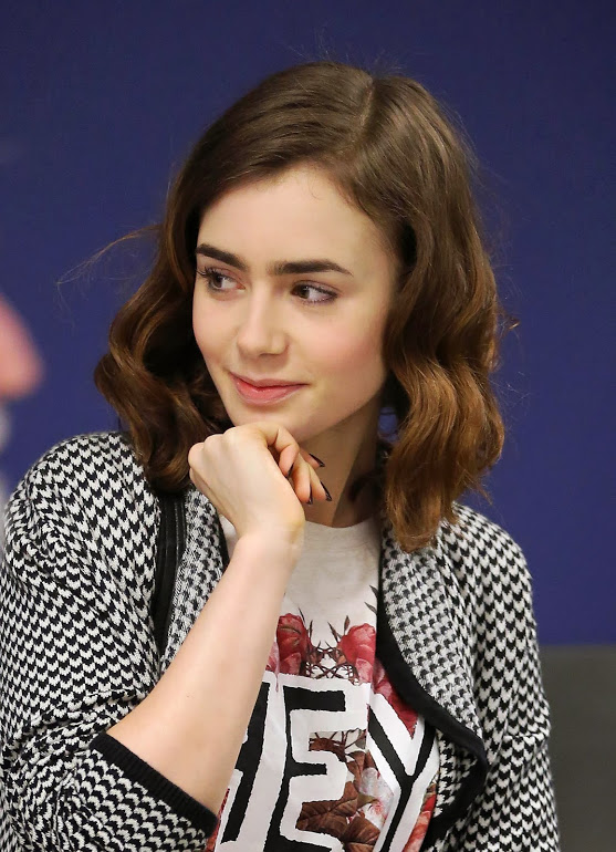 Lily Collins as Lily Jane Collins-第1章-图片17