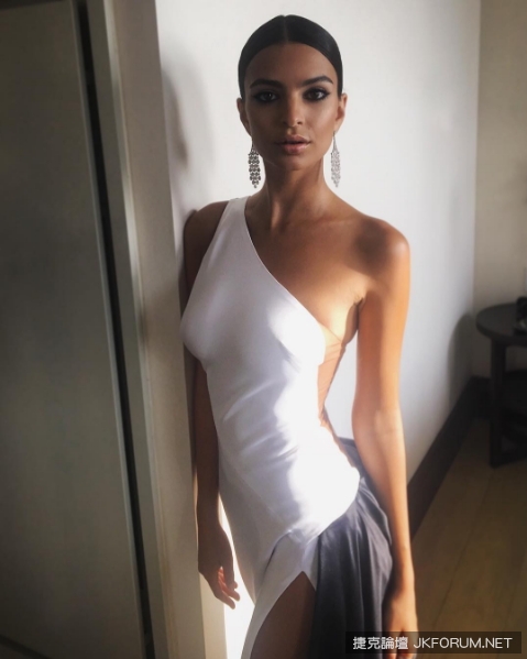 Emily Ratajkowski by Emily Ratajkowski-第1章-图片41