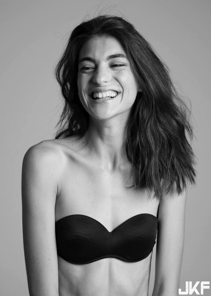 KLARA is another woman! the deep outline looks amazing!-第1章-图片2
