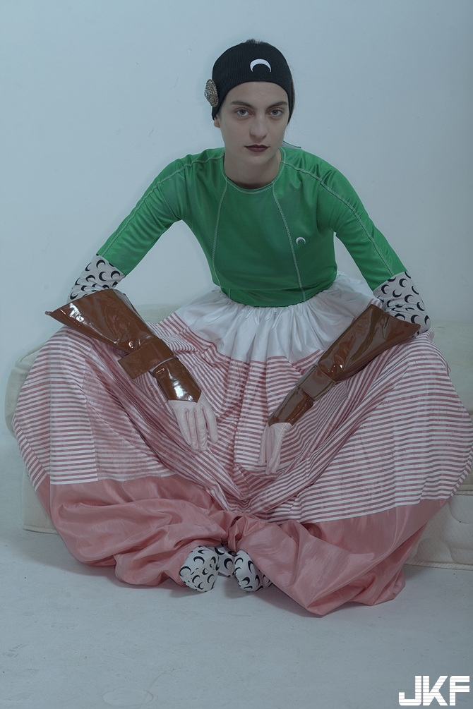 KLARA is another woman! the deep outline looks amazing!-第1章-图片8