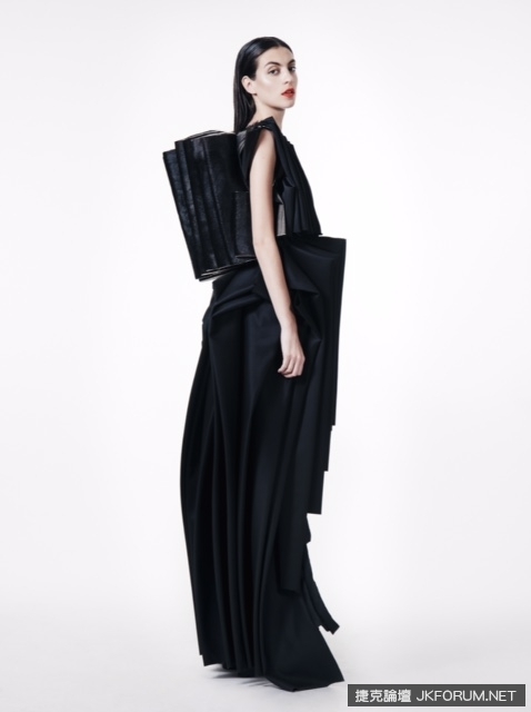 KLARA is another woman! the deep outline looks amazing!-第1章-图片16