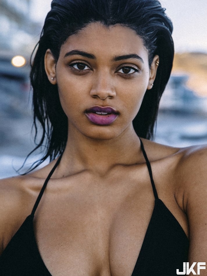 Danielle Herrington in the Wild-第1章-图片18