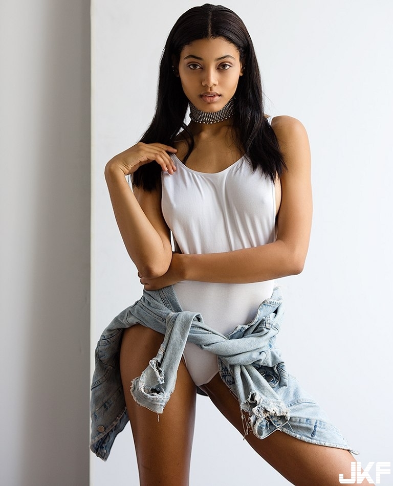 Danielle Herrington in the Wild-第1章-图片20