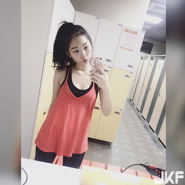 The smiling angel of rejuvenating beautiful legs: everyone is glowing....-第1章-图片2