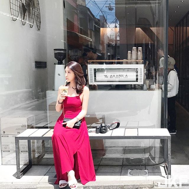 Chloe Hsu's beautiful legs and power broken eyes... netizen: too violent...-第1章-图片4
