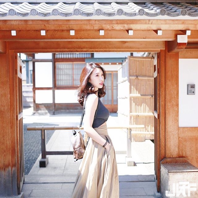 Chloe Hsu's beautiful legs and power broken eyes... netizen: too violent...-第1章-图片7