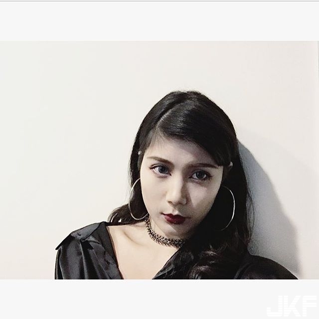The darkness sister Ariel Aimee's super-killed gaze hides your heart.-第1章-图片1