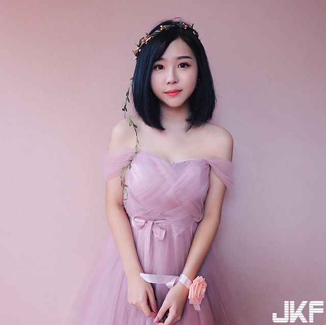 正妹 Janice 俏麗短髮清新正妹 你在看過來我就要抱緊處理了 !!-第1章-图片15