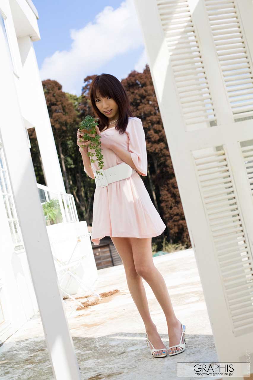 清純女優明佐奈私藏「白嫩美乳」視線移不開-第1章-图片1