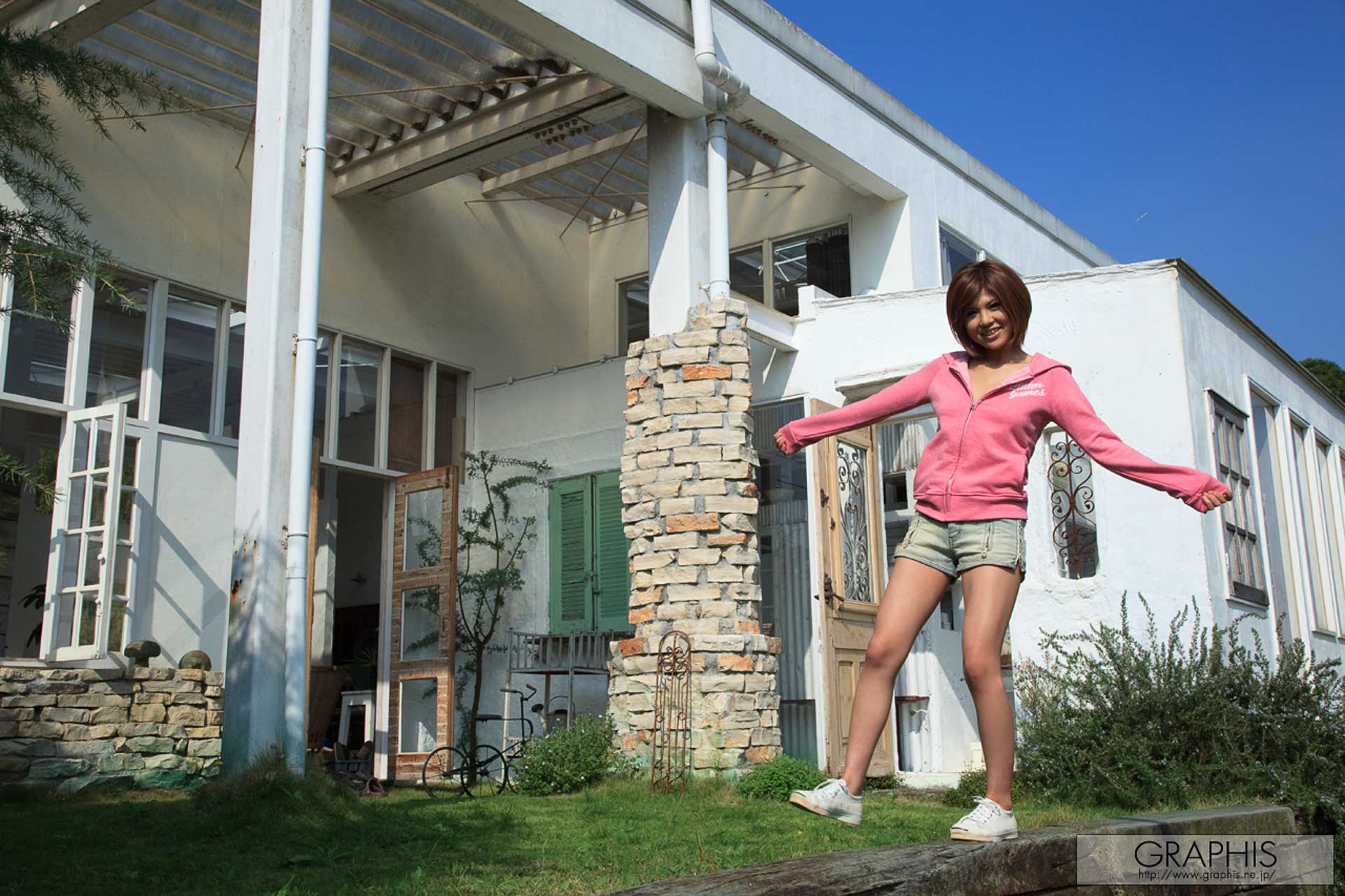 短髮小麥色膚 胸型輪廓好渾圓 雫パイン