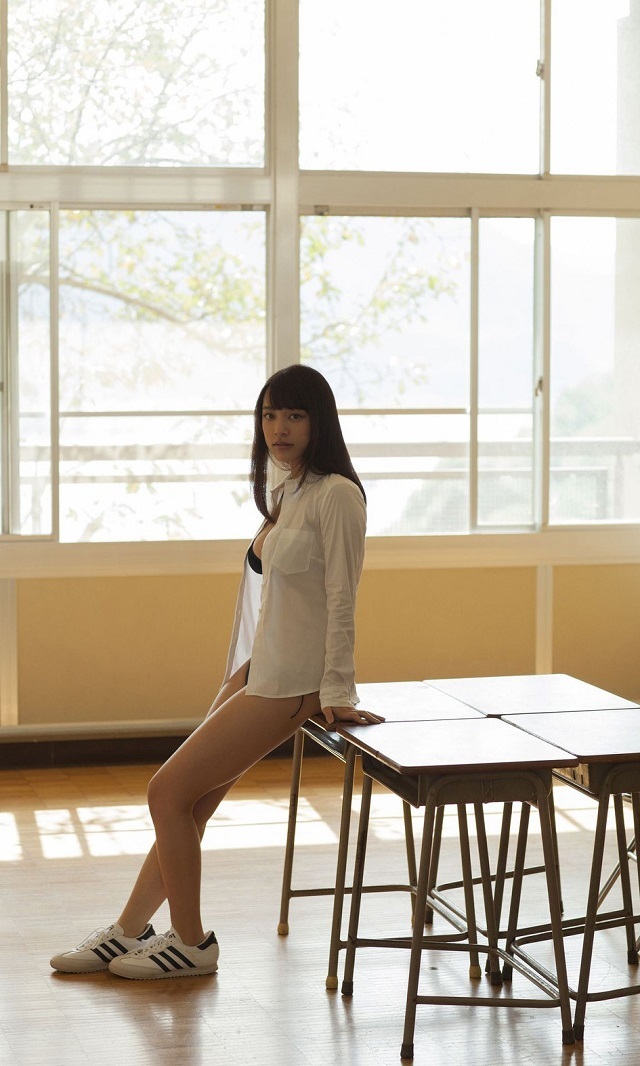 都丸紗也華 身材實在有點肉 傲人巨彈都快撐爆了-第1章-图片20