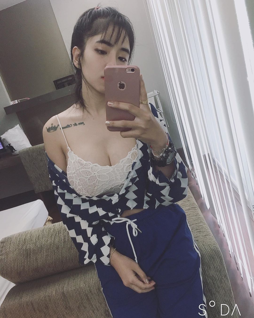 極品美乳霸氣開露 水汪電眼直視無法保持理性-第1章-图片7
