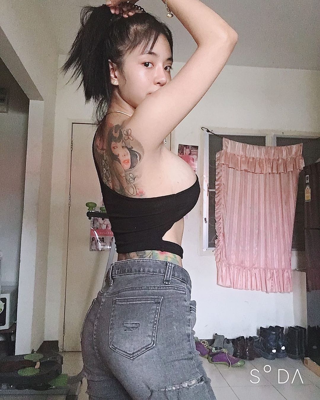 極品美乳霸氣開露 水汪電眼直視無法保持理性-第1章-图片10