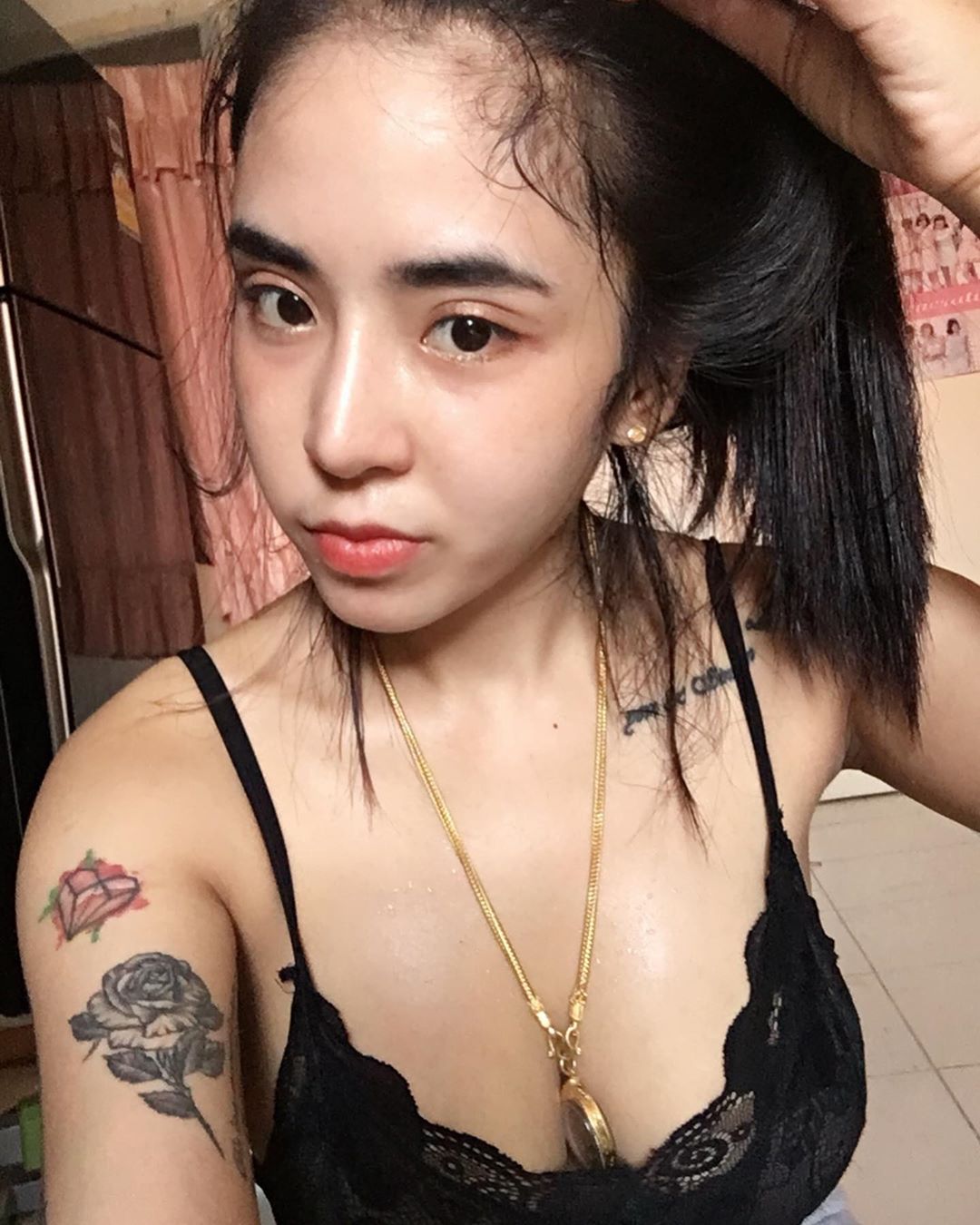 極品美乳霸氣開露 水汪電眼直視無法保持理性-第1章-图片18
