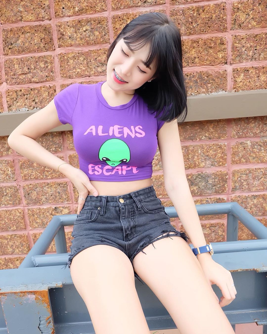 泰國短髮萌妹 解放飽滿巨胸不私藏真勾魂-第1章-图片1