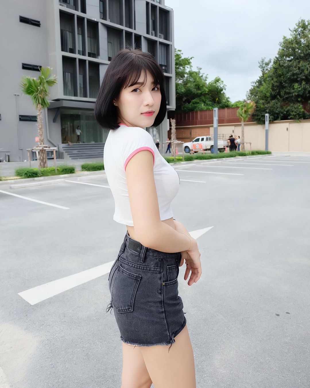 泰國短髮萌妹 解放飽滿巨胸不私藏真勾魂-第1章-图片3