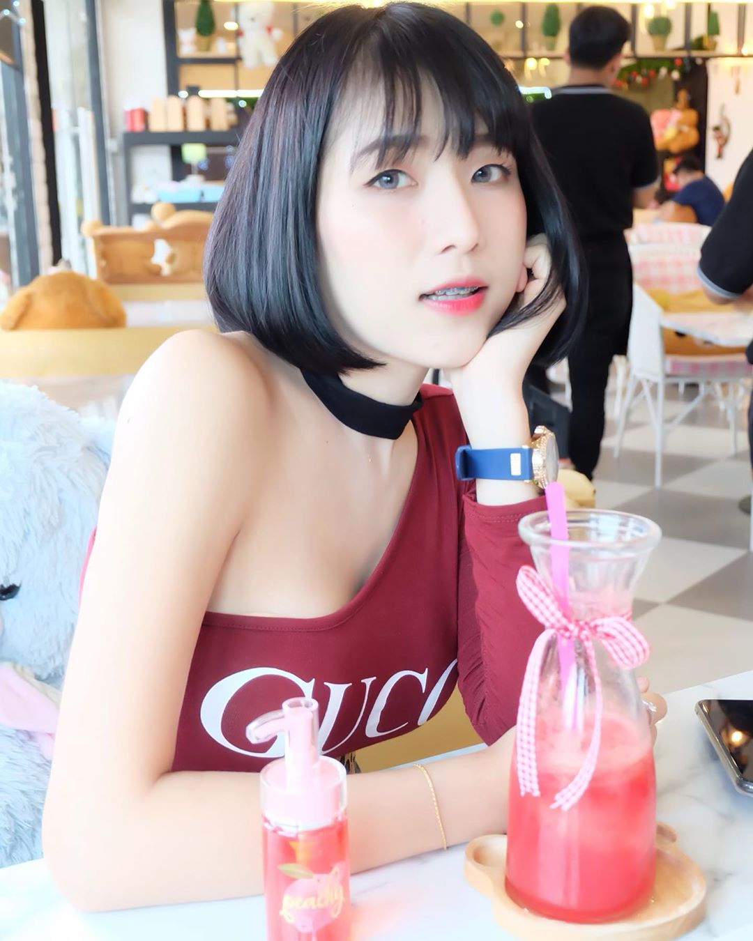 泰國短髮萌妹 解放飽滿巨胸不私藏真勾魂-第1章-图片5