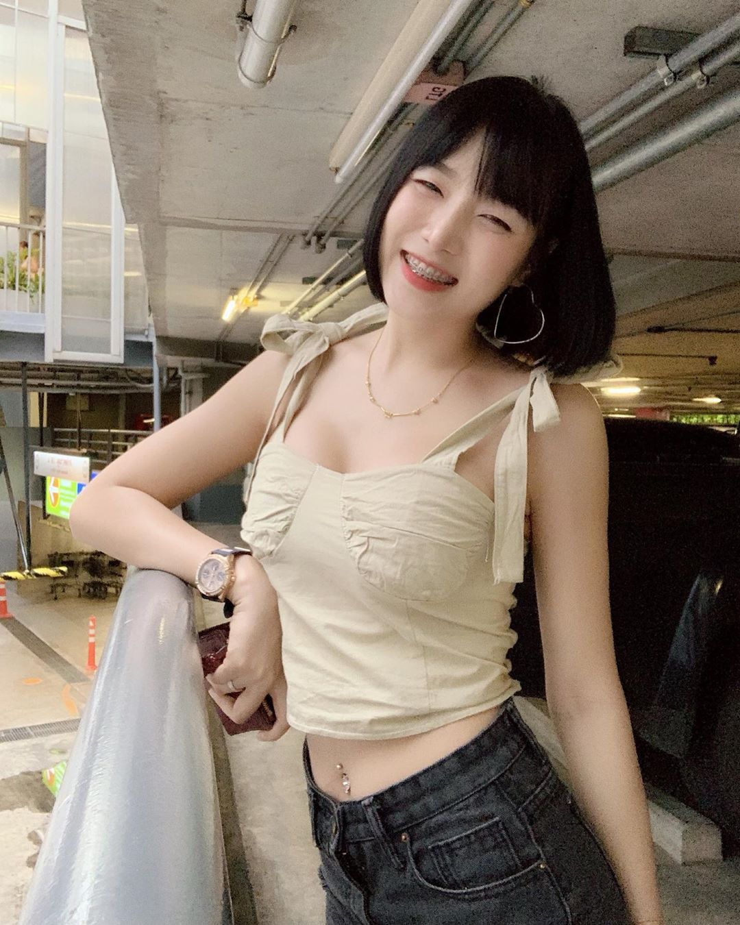 泰國短髮萌妹 解放飽滿巨胸不私藏真勾魂-第1章-图片12