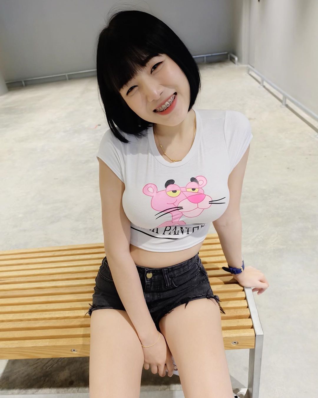 泰國短髮萌妹 解放飽滿巨胸不私藏真勾魂-第1章-图片17