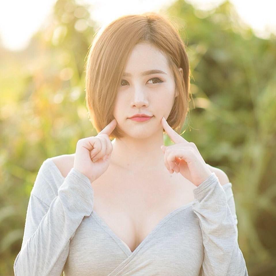 清甜笑容受不了 深藏不露胸型看了好躁動-第1章-图片2