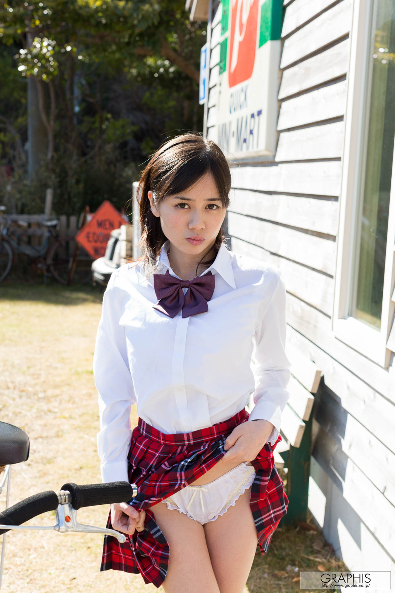 吉川あいみ 渾圓大胸呼之欲出 回眸眼神好撩人-第1章-图片14