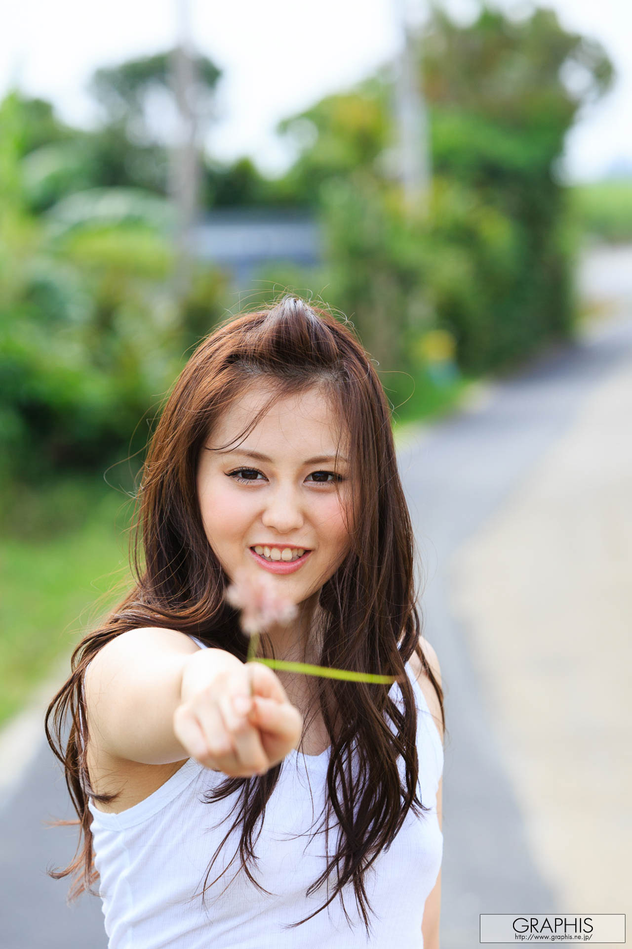 伊東紅 顏值氣質清爽雪白碗公奶真火辣-第1章-图片2