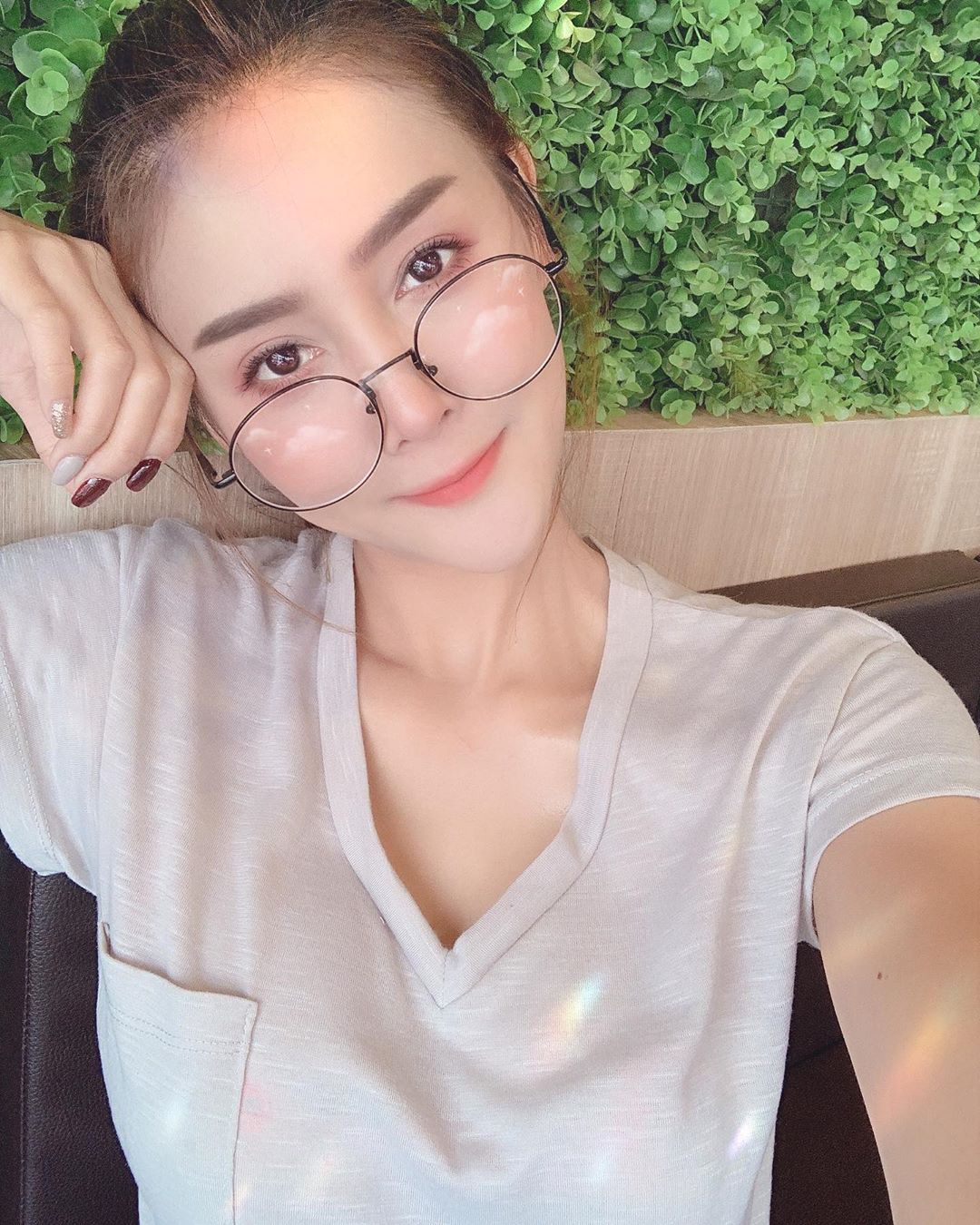 空靈眼神無意識誘惑 豐滿胸型無法淡定-第1章-图片2