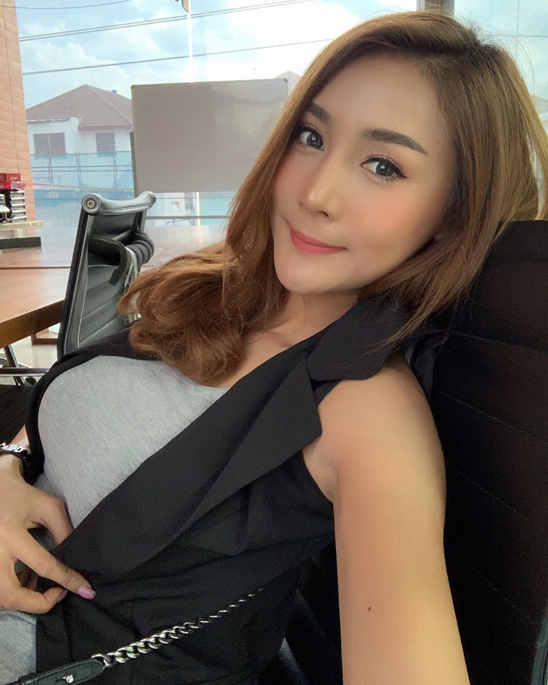 空靈眼神無意識誘惑 豐滿胸型無法淡定-第1章-图片9