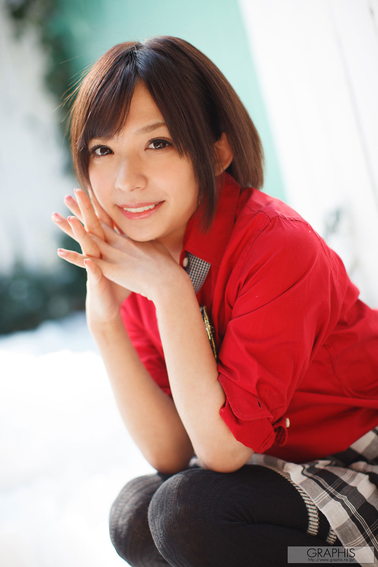 短髮女優成海うるみ 軟嫩巨胸好害羞