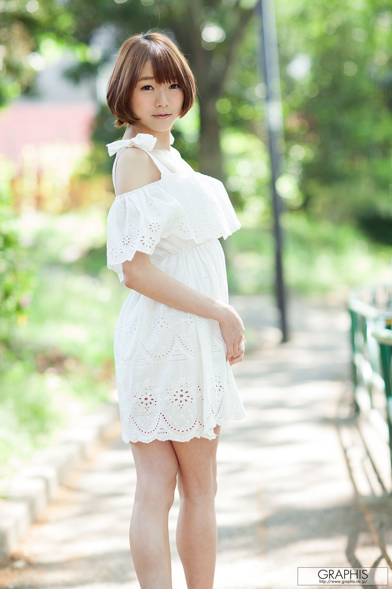 萌顏女優涼川絢音 無辜大眼盯著你難以招架-第1章-图片1