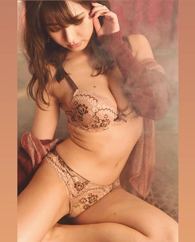 片岡沙耶 豐滿G奶身材實在太辣 網友看了早已承受不住-第1章-图片21
