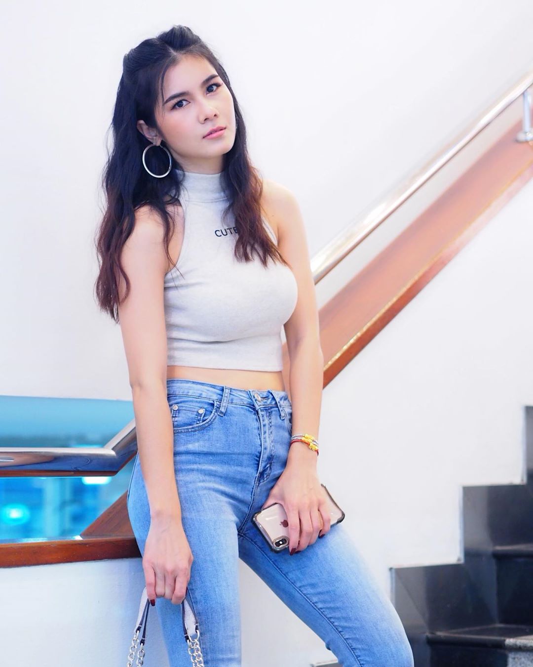 超深乳溝好顯眼 迷人身姿色氣滿滿-第1章-图片6