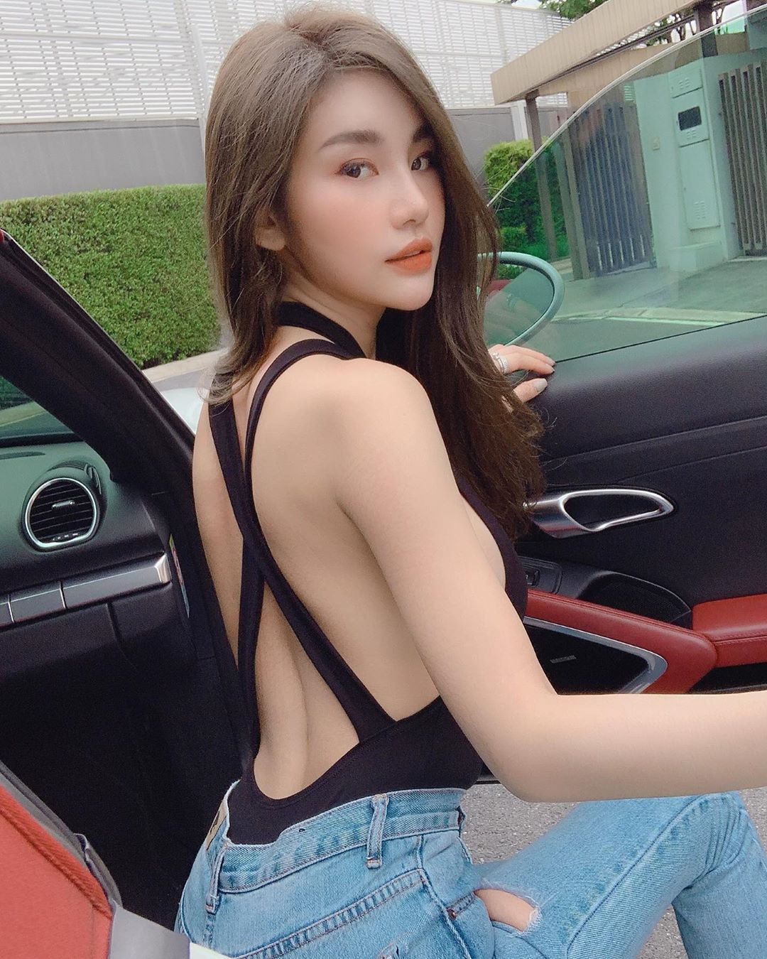 成熟魅力爆發 兩粒超渾圓奶掉出好嫵媚-第1章-图片3