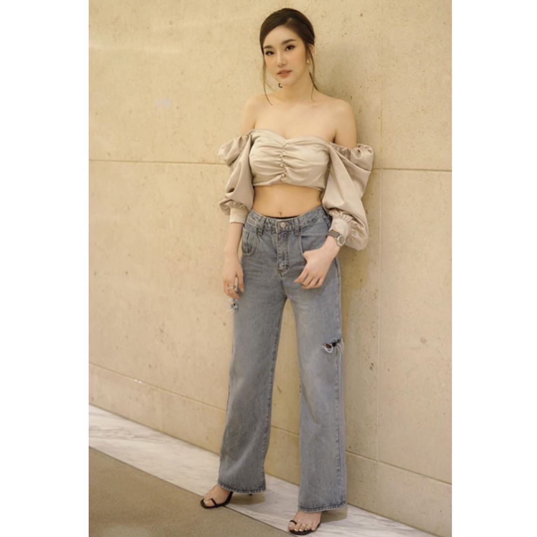 成熟魅力爆發 兩粒超渾圓奶掉出好嫵媚-第1章-图片5