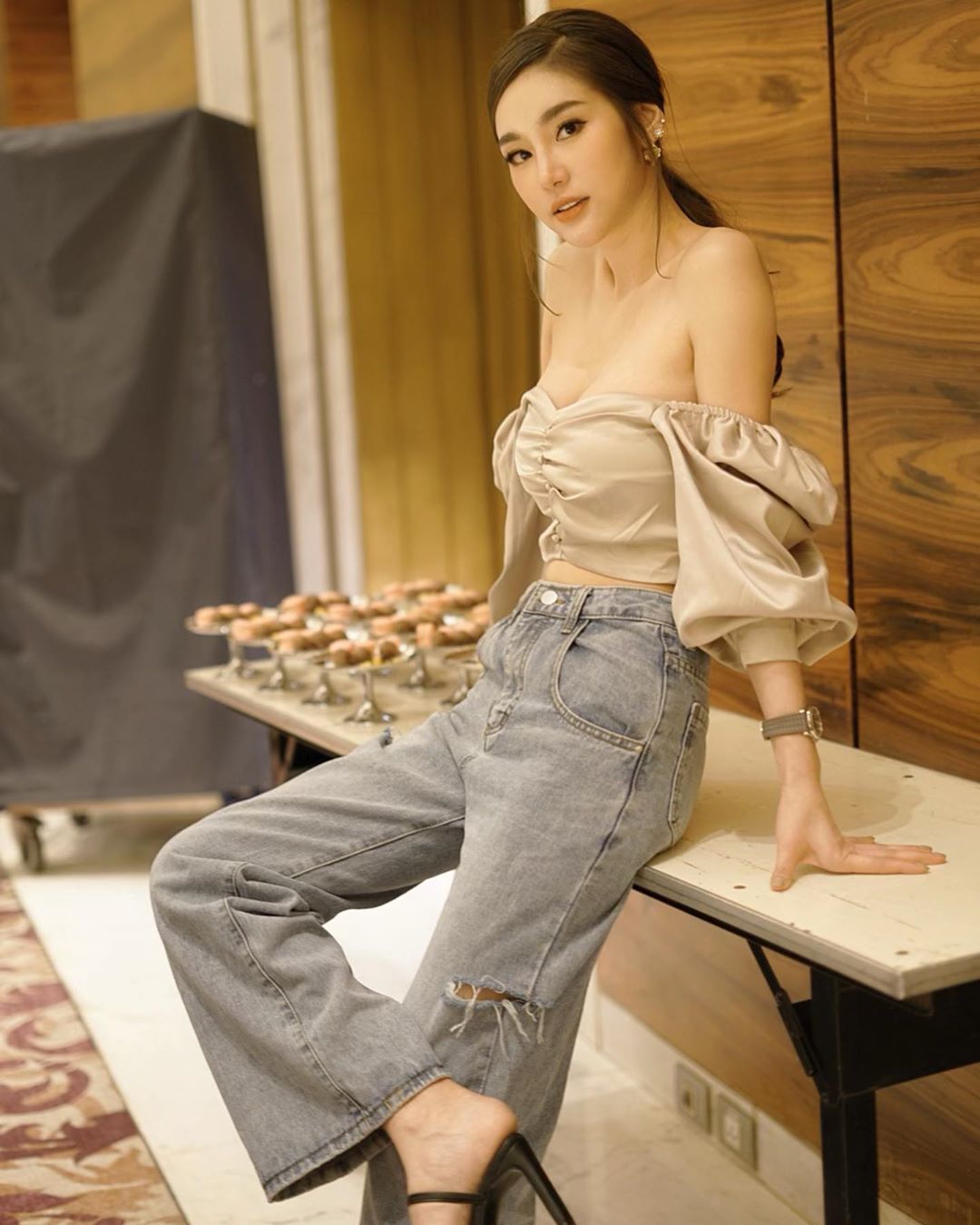 成熟魅力爆發 兩粒超渾圓奶掉出好嫵媚-第1章-图片10