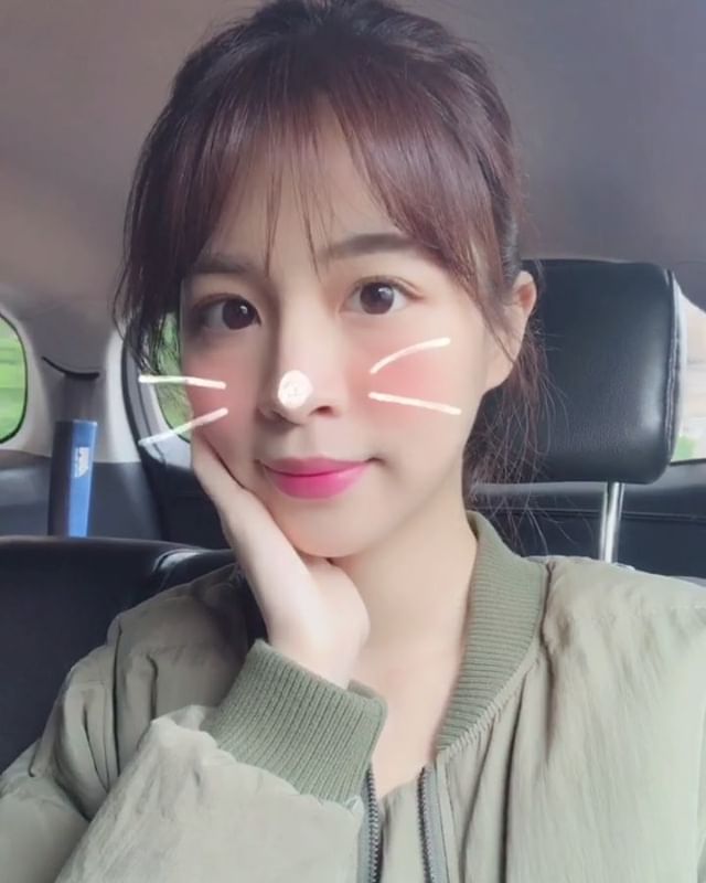 表特版女神HPH亮麗外表配上雪白嫩胸超正點-第1章-图片2