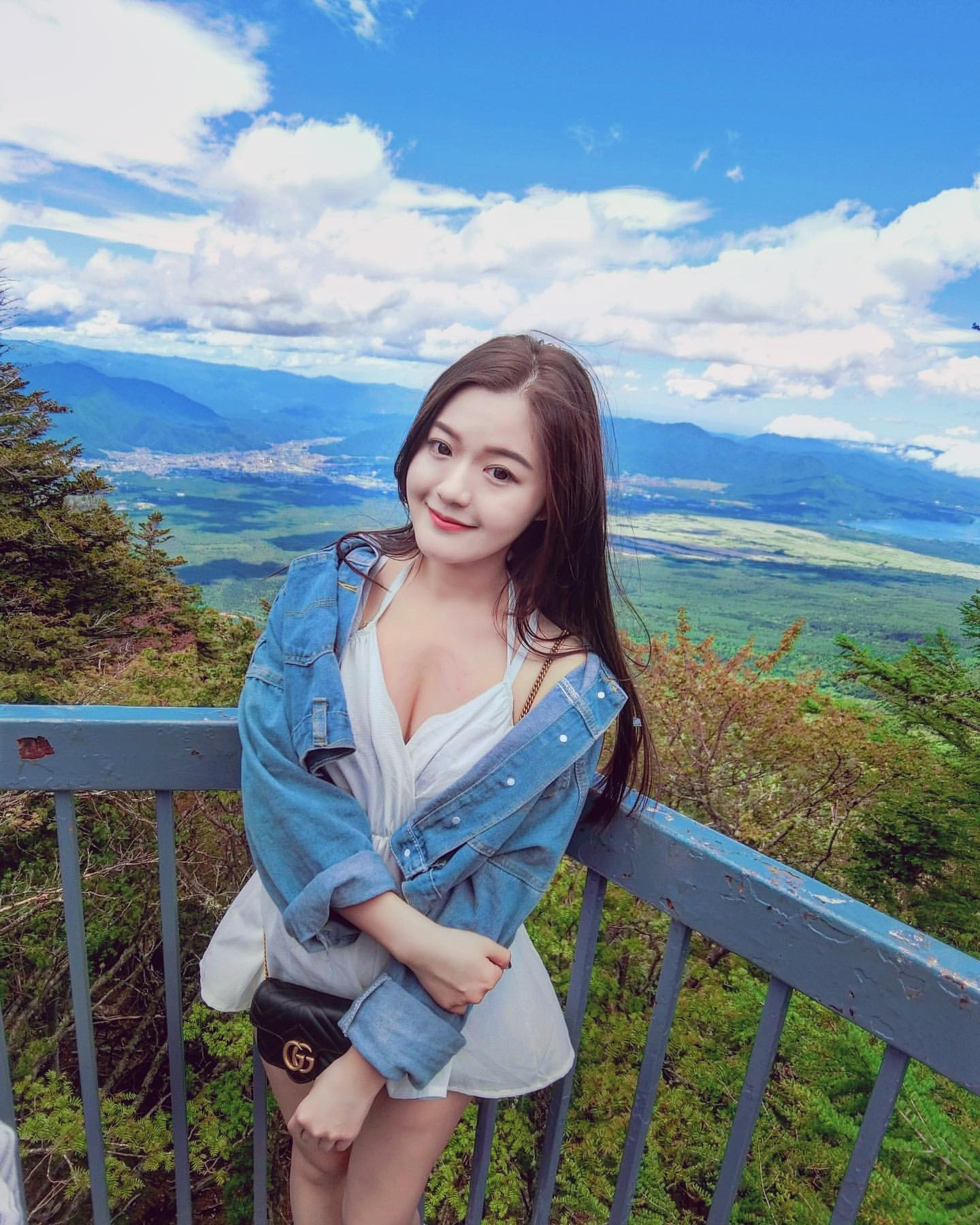兔女郎Judy Chiu大膽展露雪白巨乳 網大喊:吃不消啊-第1章-图片18