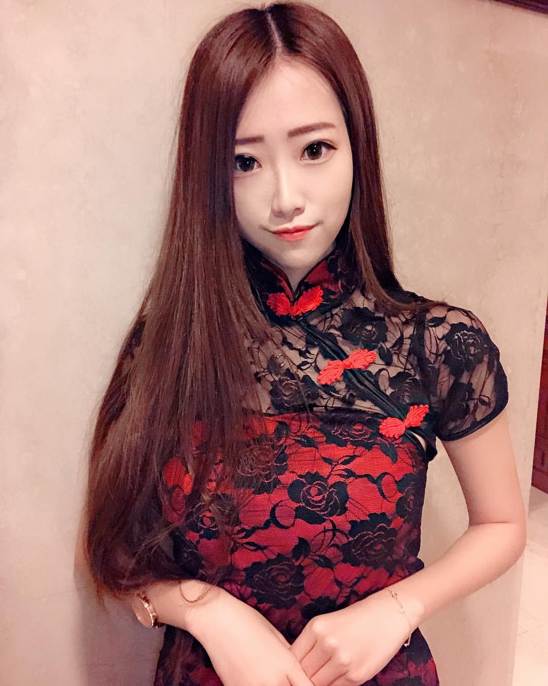 甜心正妹吳芸帆勾椎模樣實在惹人疼惜-第1章-图片11