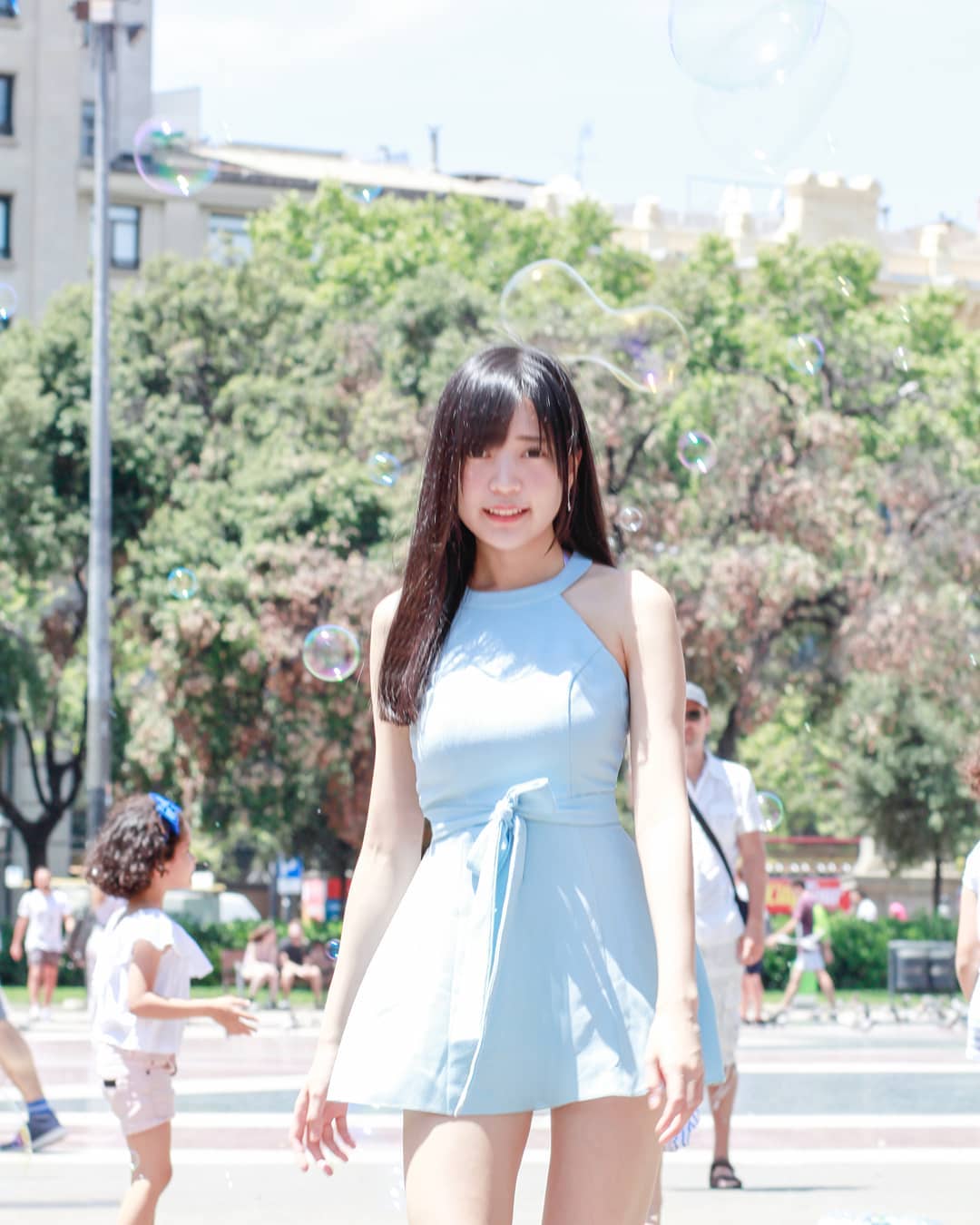 超萌顏值精緻五官 逆天身材讓人坐不住