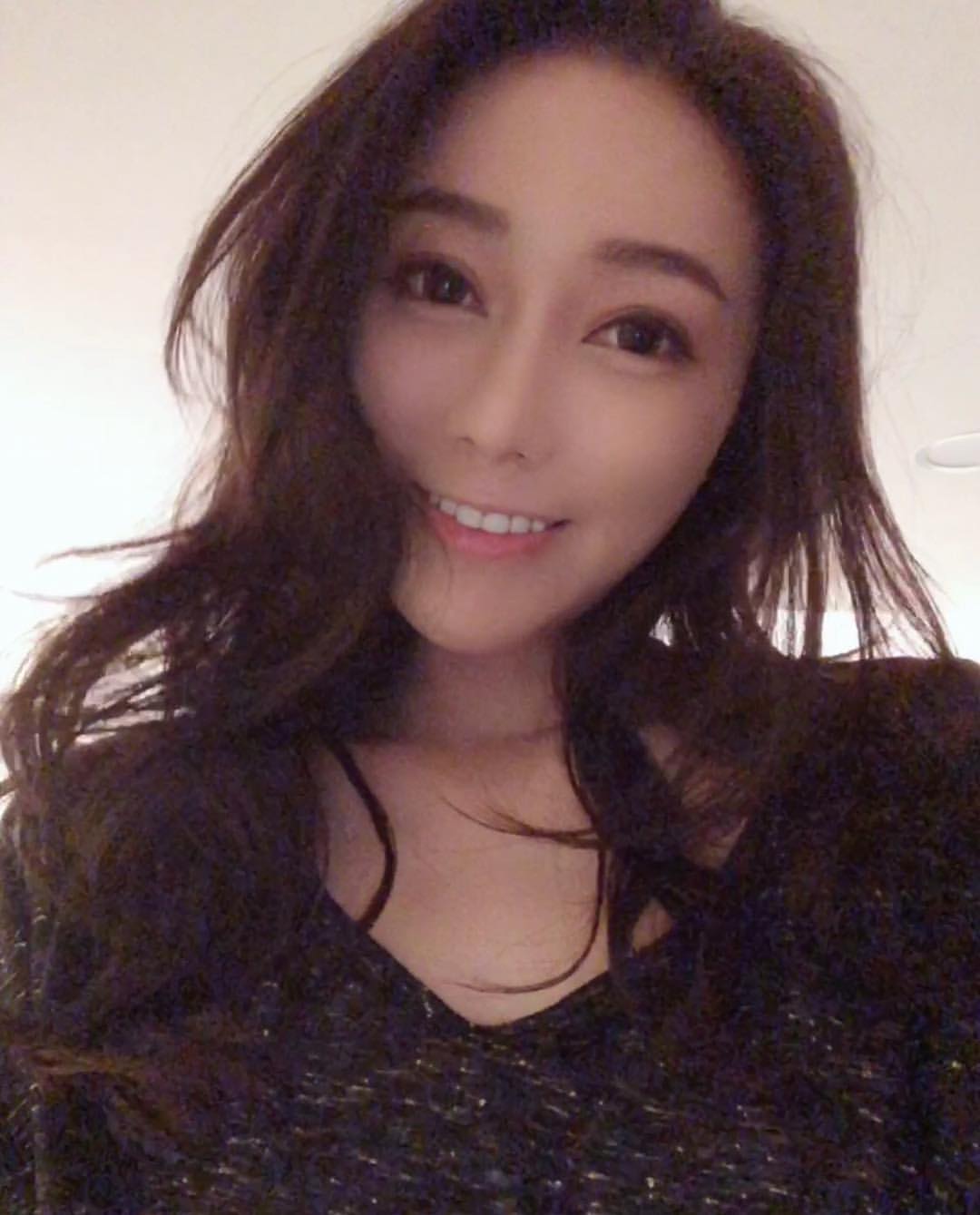 Mia wears super seductive sexy sleeping clothes.-第1章-图片14