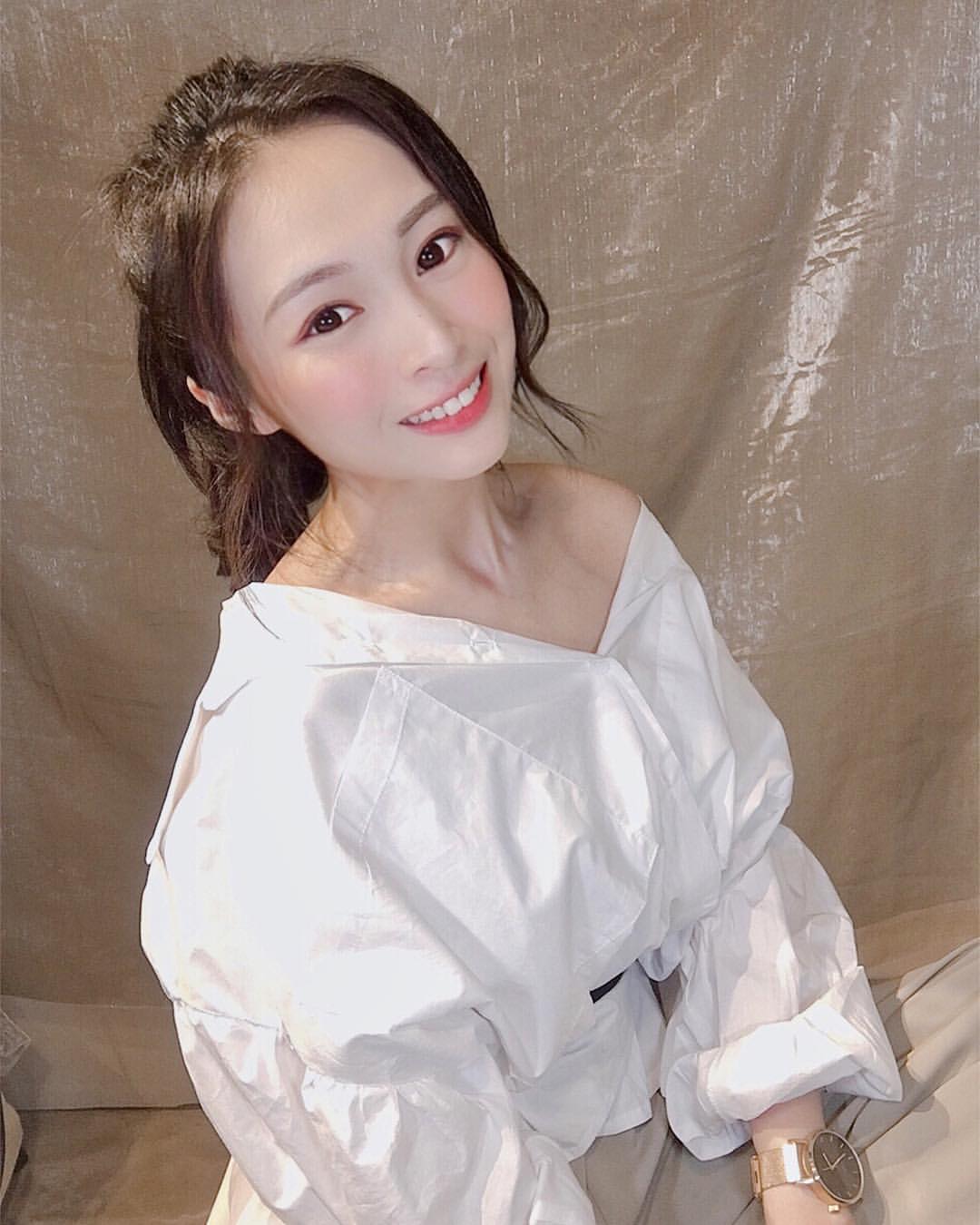 謝果展露雪白隱乳把你迷的神魂顛倒-第1章-图片15
