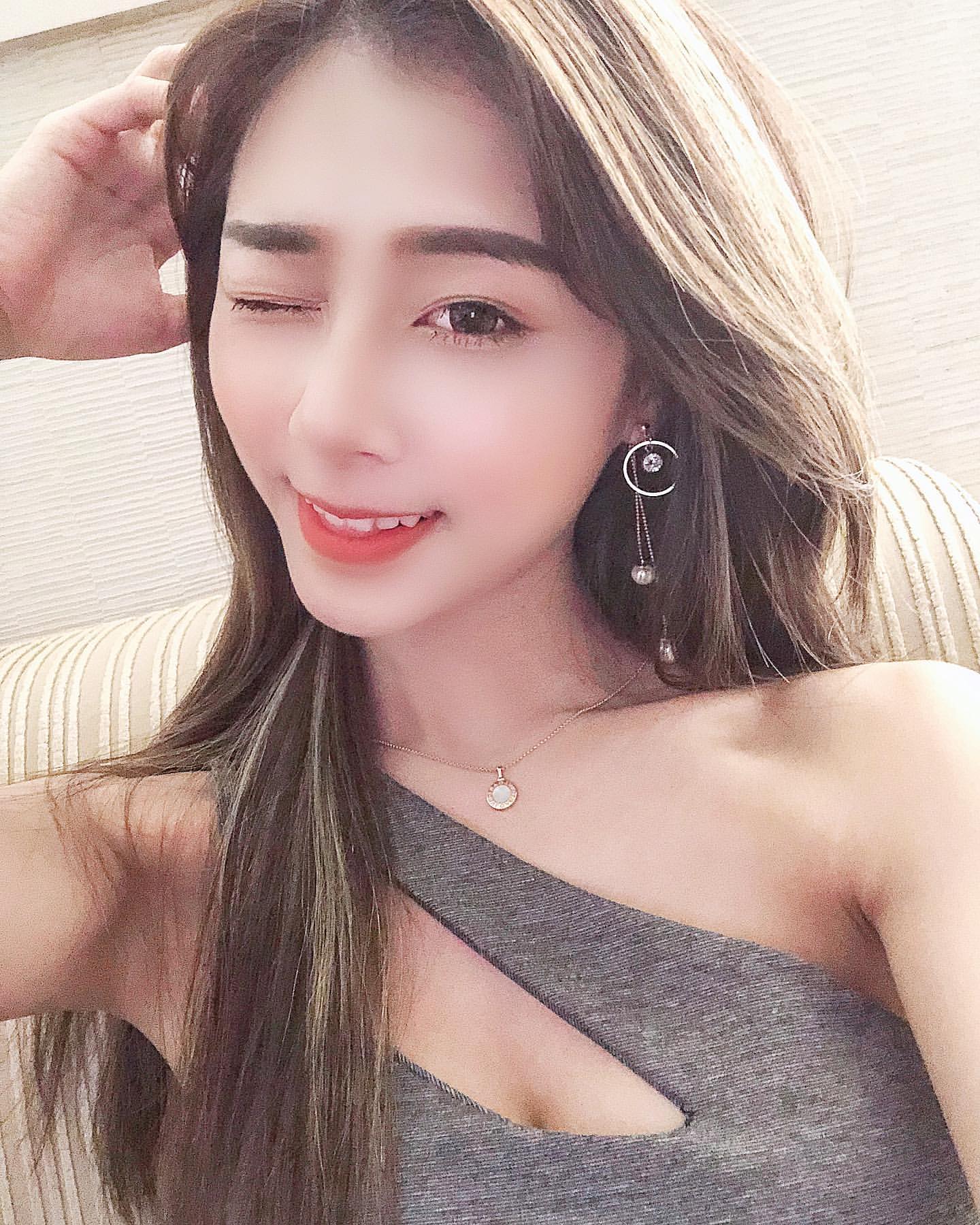 直播主曹媛媛性感照挑逗姿態實在是太辣了-第1章-图片22