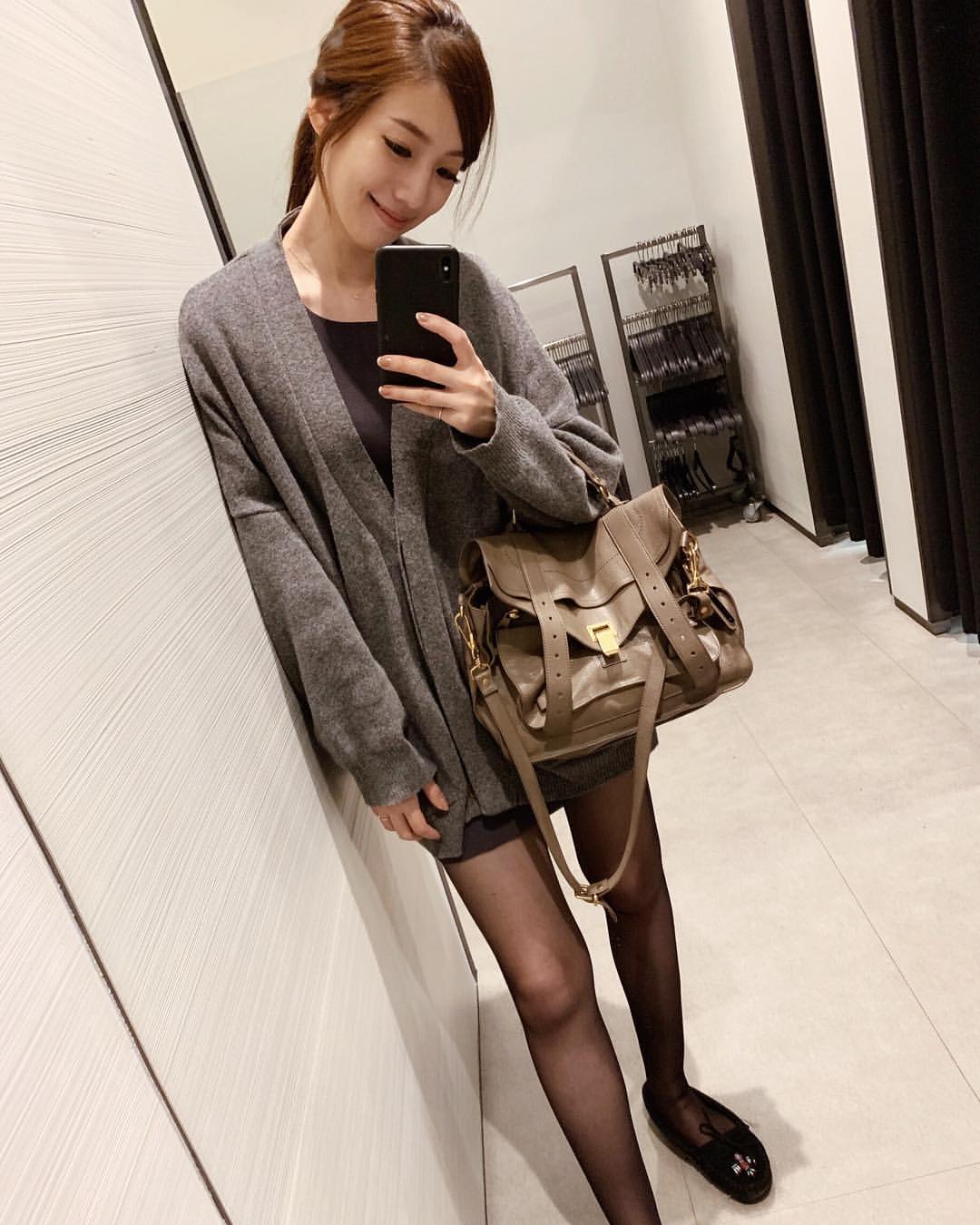 表特正妹蔡芳婷軟嫩雪乳溢出意圖使人犯罪-第1章-图片6