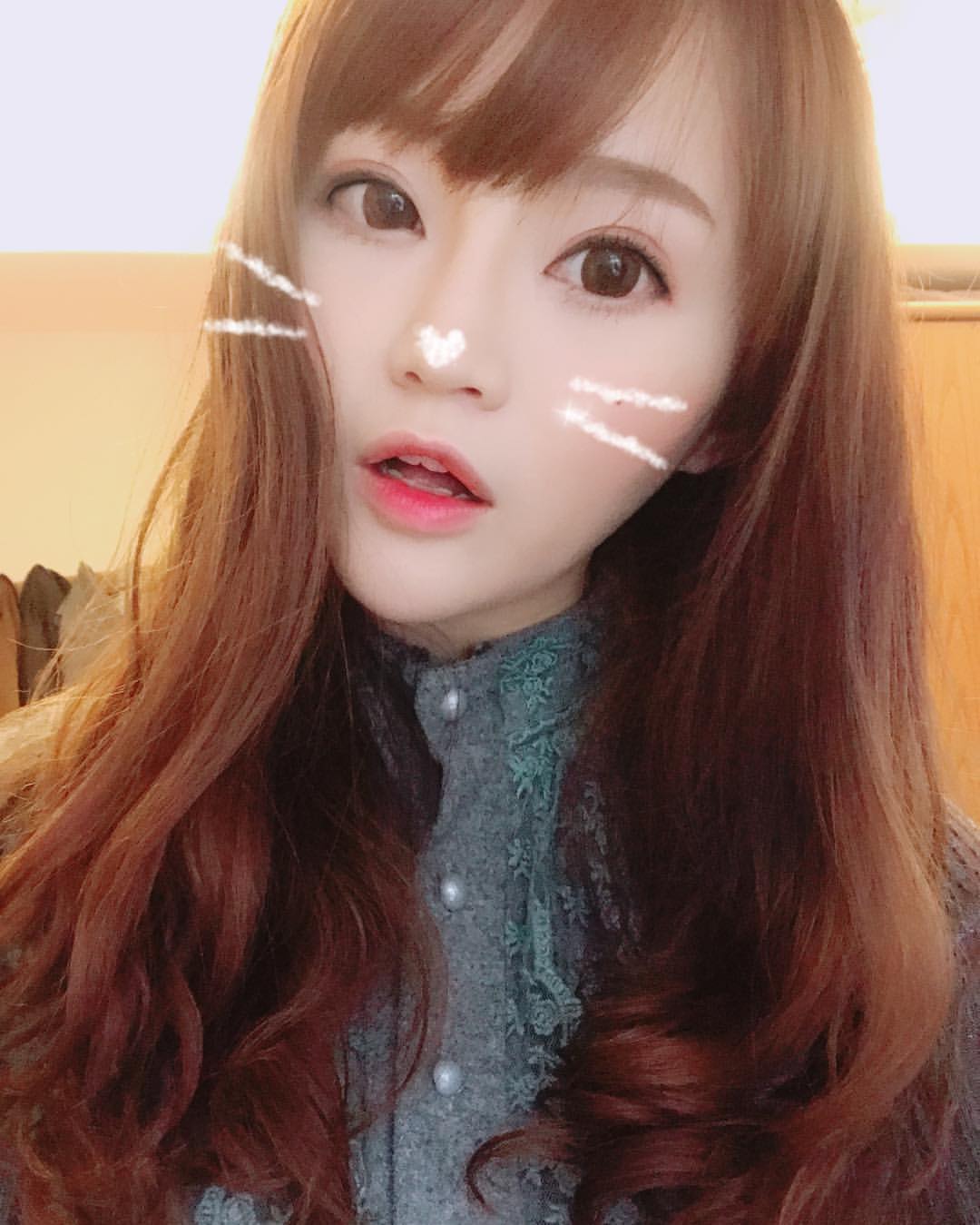 燙燙映入眼簾的白嫩雪奶意圖使人犯罪-第1章-图片4