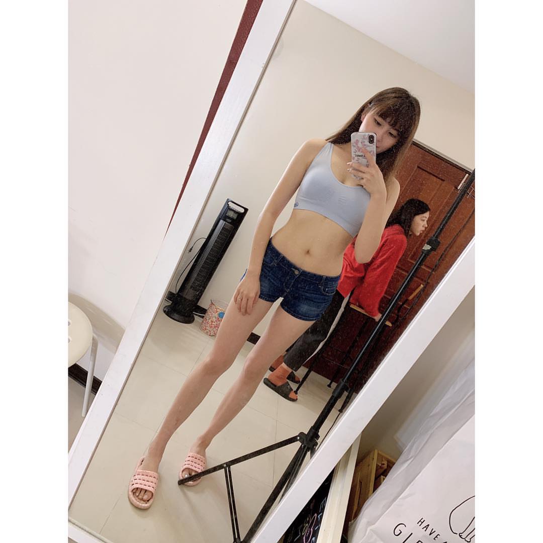 辣媽Emma大秀泳裝照這身材根本不像人妻呀-第1章-图片11