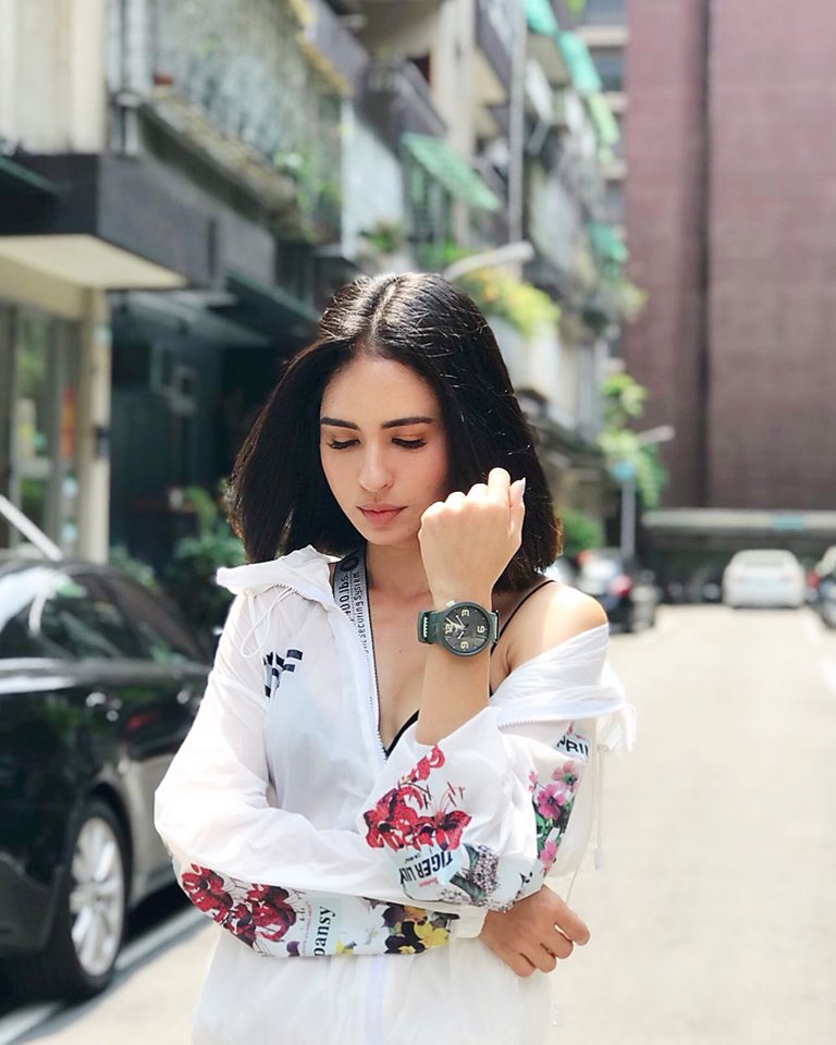 混血正妹雷艾美蜜翹臀畫面讓人無限遐想-第1章-图片16