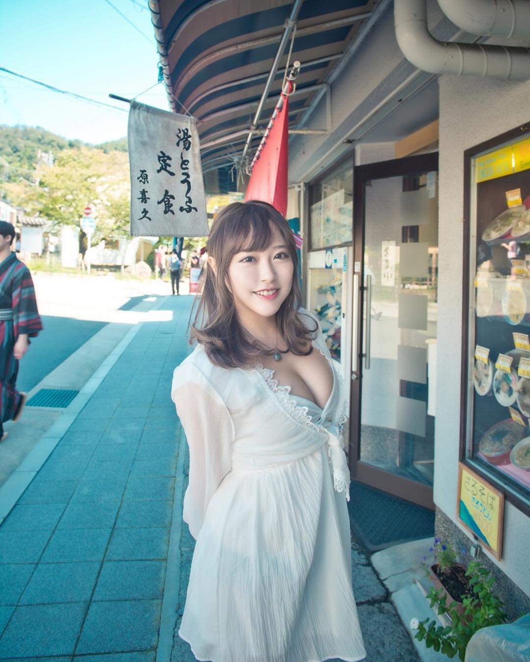外拍女模何苔苔展現青春肉體完全不藏私-第1章-图片3
